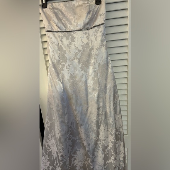 Beautiful Vintage Strapless Gown in champagne pink with matching shawl - Picture 8 of 16